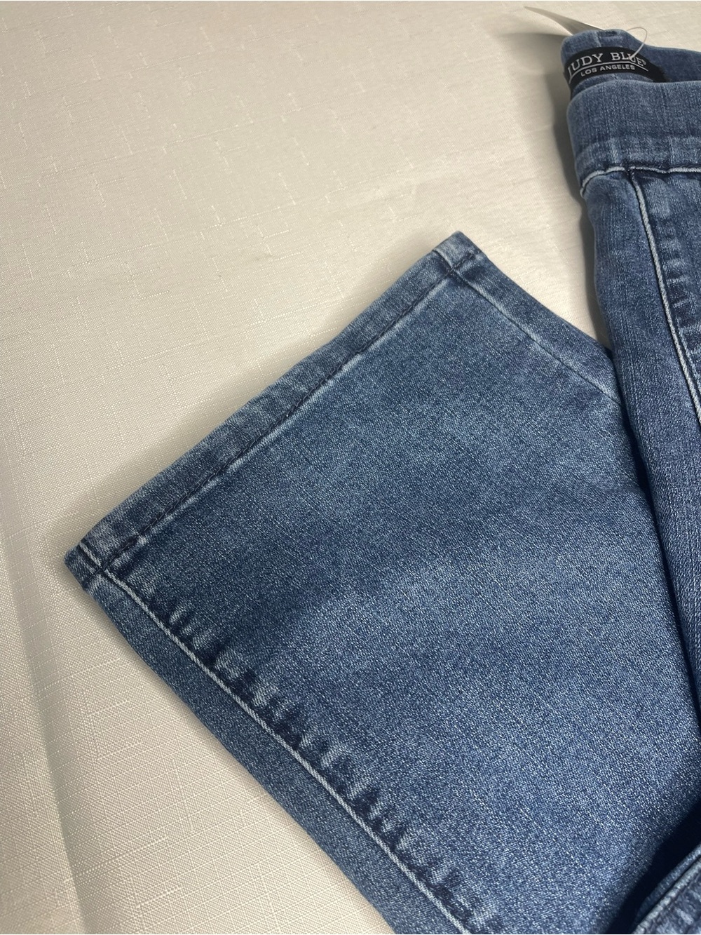 Judy Blue Medium Wash Skinny Fit Capri High Waist Jeans (16W) NWT - Picture 2 of 9